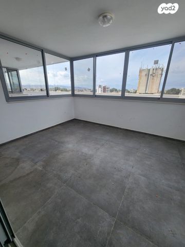 גג/ פנטהאוז, רנ"ס 34, מוצקין הותיקה, קרית מוצקין