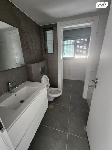 גג/ פנטהאוז, רנ"ס 34, מוצקין הותיקה, קרית מוצקין