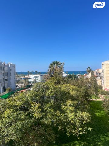 דירה, שדרות ז'בוטינסקי, קרית ים  א', קרית ים