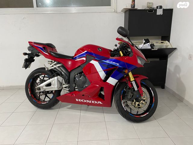 מודעת רכב הונדה CBR600RR