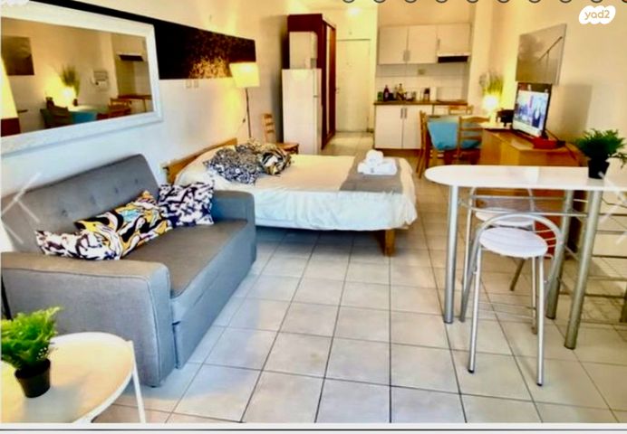 דירה, שדרות מנחם בגין 2, גבעת אולגה, חדרה