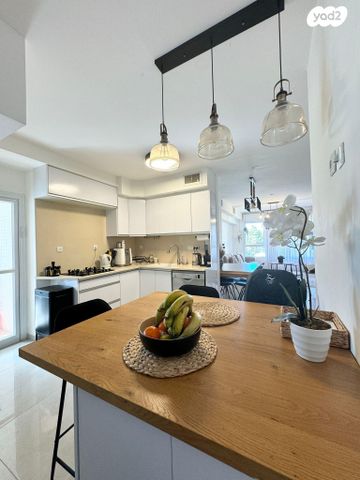 דירה, התזמורת 40, נאות אשלים, ראשון לציון