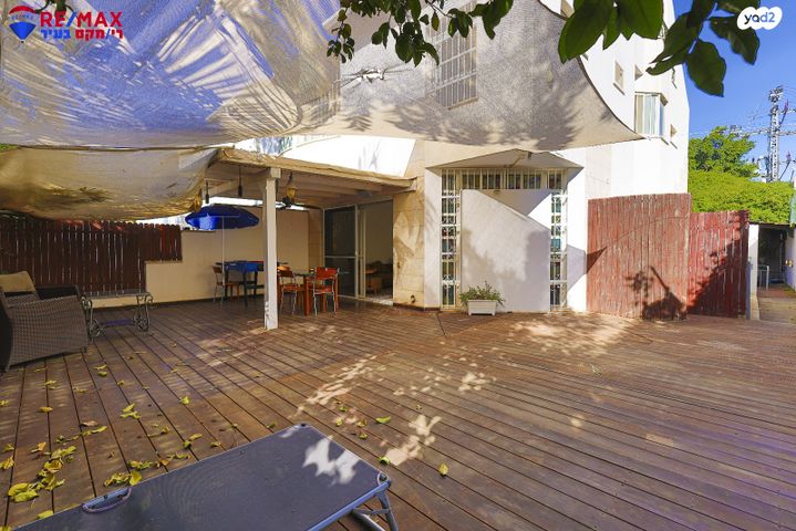 דו משפחתי, השיטה, 2004, רעננה