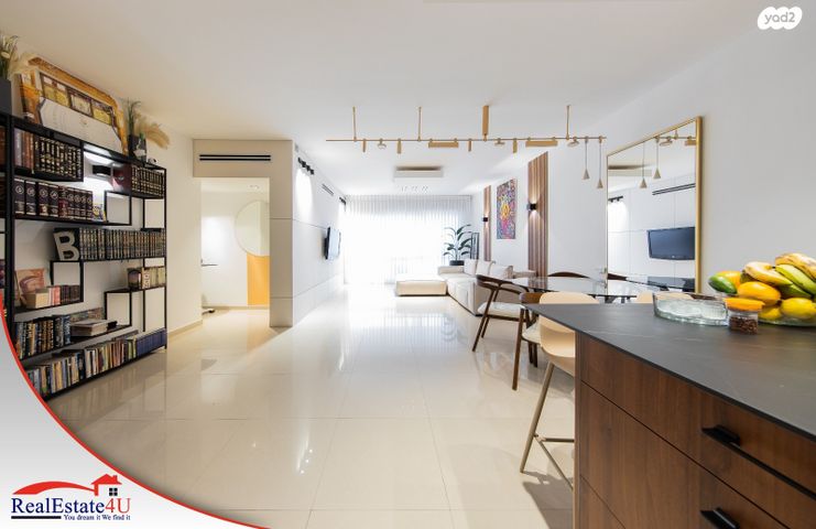 דירה, הלוטם, רמת פולג, נתניה