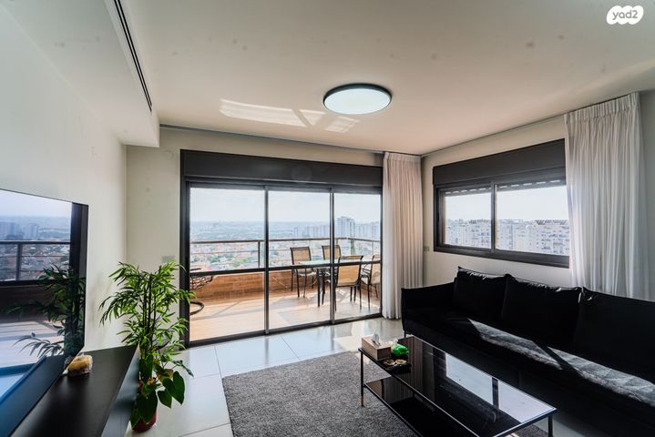 דירה, אדמונד דה רוטשילד, ברנע, אשקלון