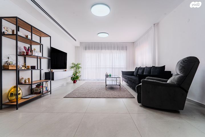 דירה, אדמונד דה רוטשילד, ברנע, אשקלון