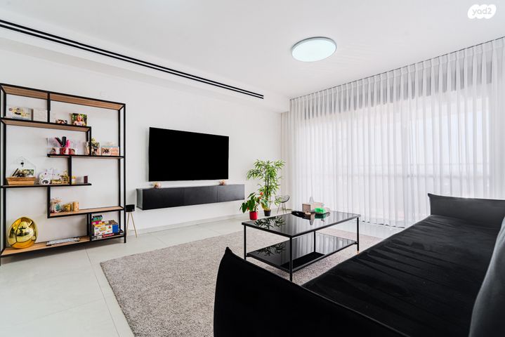 דירה, אדמונד דה רוטשילד, ברנע, אשקלון