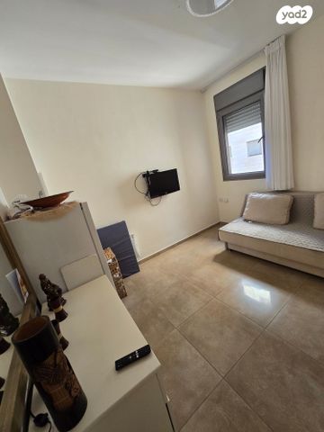 דירה, גרשון אבנר, ארמון הנציב, תלפיות מזרח, ירושלים