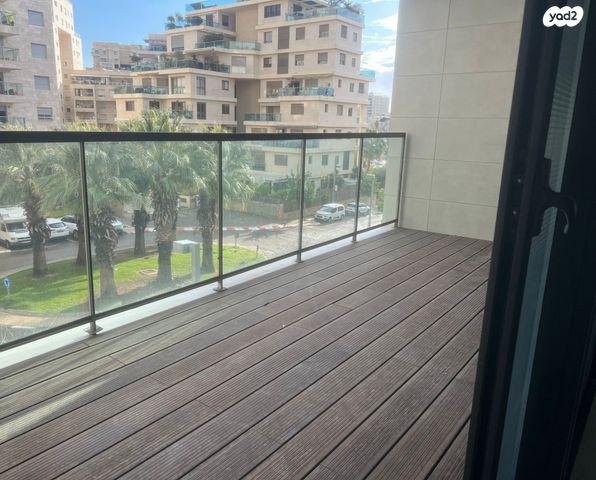 הגוש הגדול, רמת אביב החדשה, נופי ים