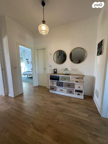 דו משפחתי, מבשרת ציון