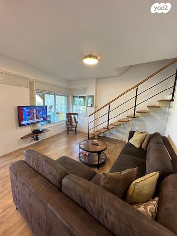 דו משפחתי, מבשרת ציון