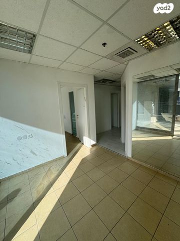 חנויות/ שטח מסחרי, כפר סבא