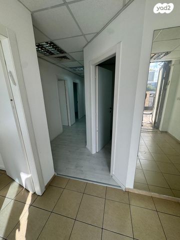 חנויות/ שטח מסחרי