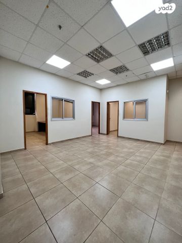 משרדים, דרך חיפה, אזור תעשיה קרית אתא, קרית אתא