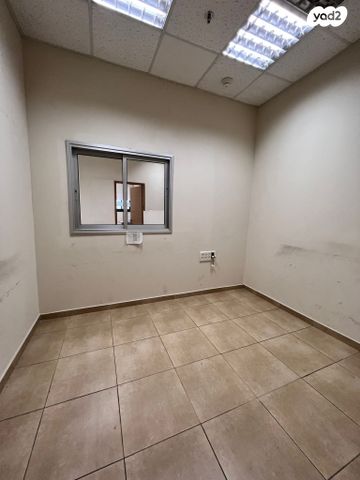 משרדים, דרך חיפה, אזור תעשיה קרית אתא, קרית אתא