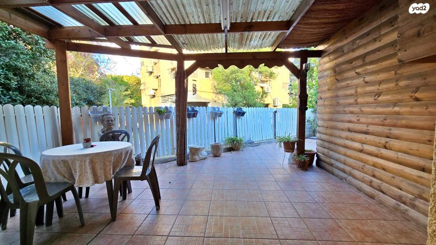 דו משפחתי, השושנים, הפרסה, כרמיאל