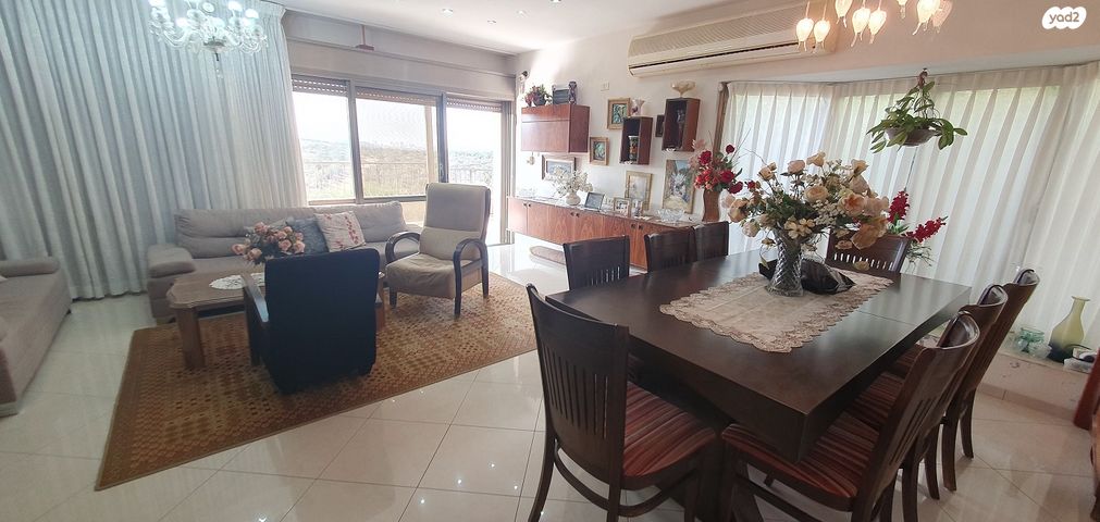 בית פרטי/ קוטג', שיר השירים 114, אלקנה, אלקנה