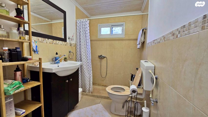 דו משפחתי, השושנים, הפרסה, כרמיאל