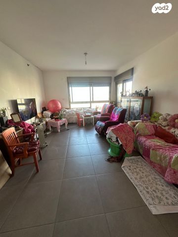 דירה, עין גדי, עין הים, חדרה