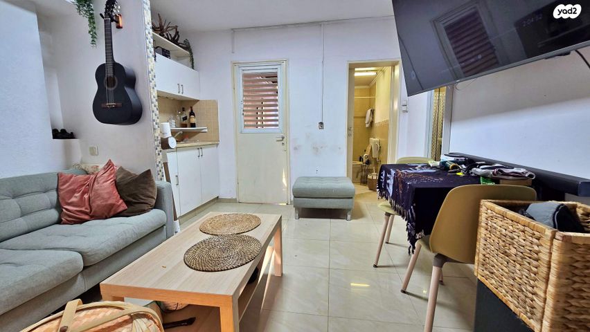 דו משפחתי, השושנים, הפרסה, כרמיאל