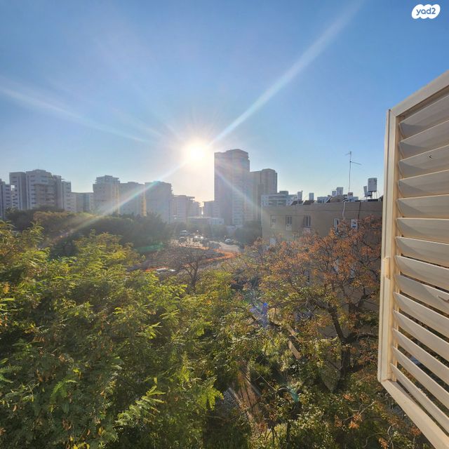 דירה, י"א הספורטאים, שז"ר / דקר, טירת כרמל