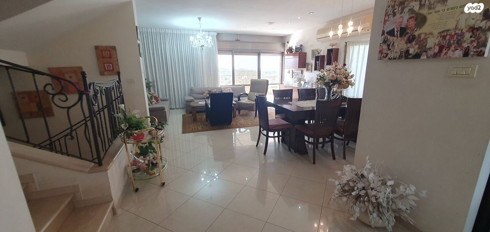 בית פרטי/ קוטג', שיר השירים 114, אלקנה, אלקנה