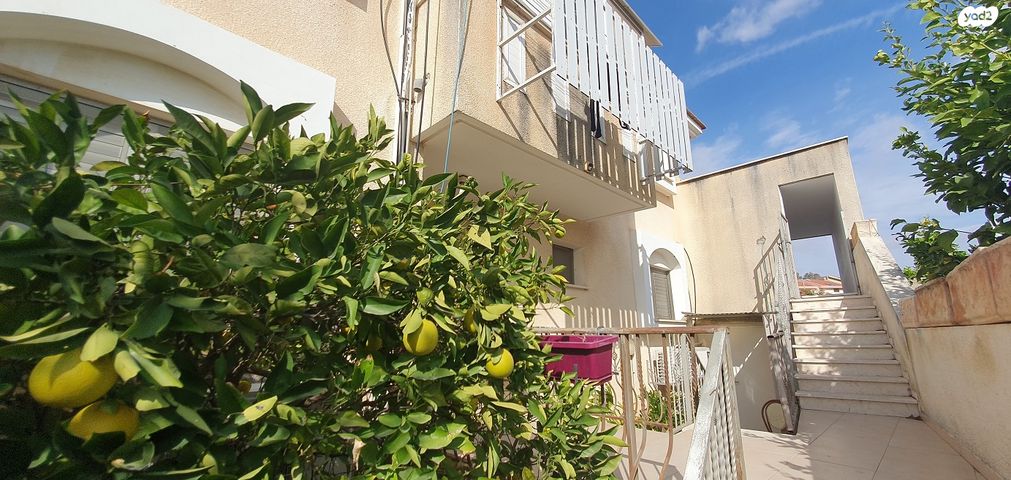 בית פרטי/ קוטג', שיר השירים 114, אלקנה, אלקנה