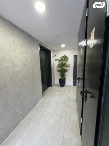 דירת גן, רוטשילד 27, מרכז מערבי, נס ציונה