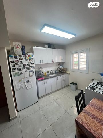 דירה, שמעון בר גיורא 12, שכונה ד', באר שבע