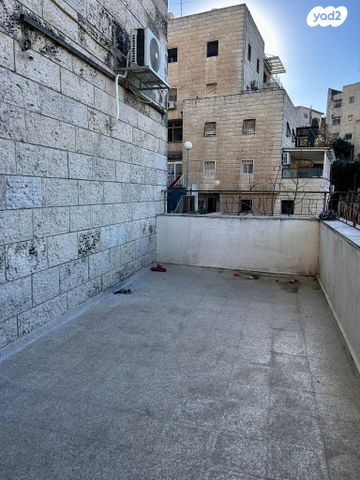 דירת גן, קרית יערים, קרית יערים, גבעת זאב