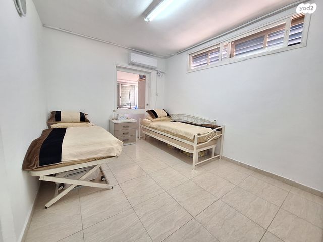 דירה, יהודה, יעלים, ערד