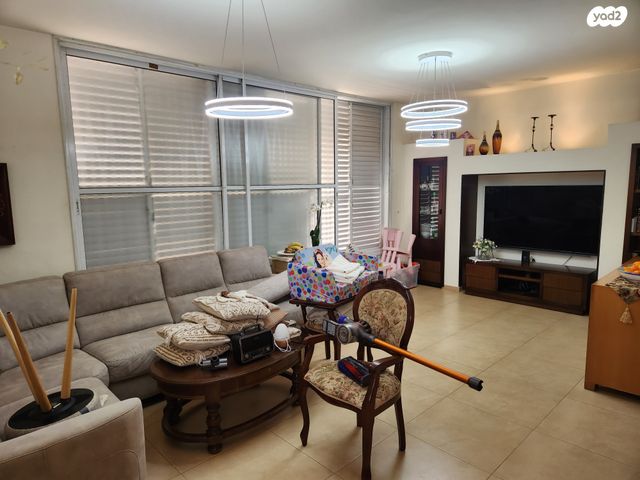 בית פרטי/ קוטג', אלחריזי 12, גרין ועם, חולון