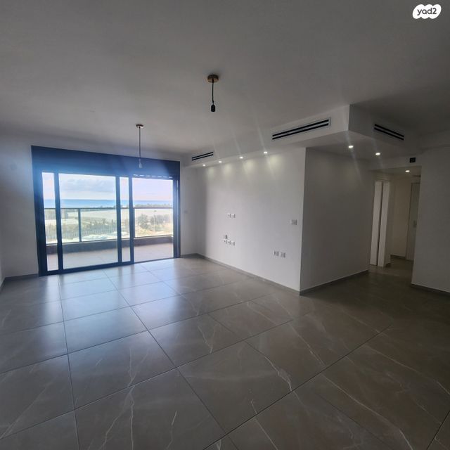 דירה, דולפין 2, גלי כרמל, טירת כרמל