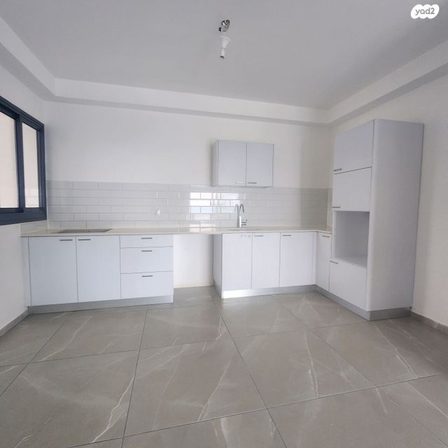 דירה, דולפין 2, גלי כרמל, טירת כרמל