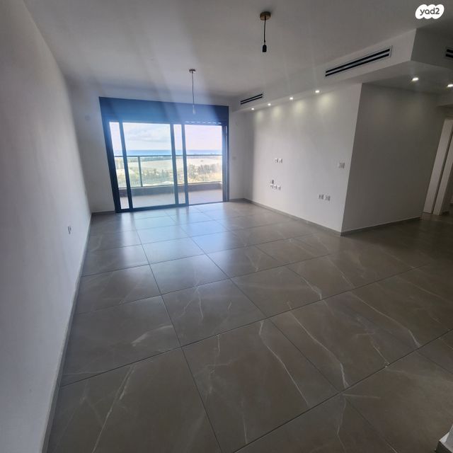 דירה, דולפין 2, גלי כרמל, טירת כרמל