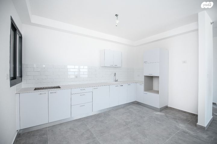 דירה, דולפין 2, גלי כרמל, טירת כרמל