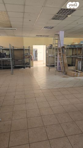 מבני תעשיה, חולון