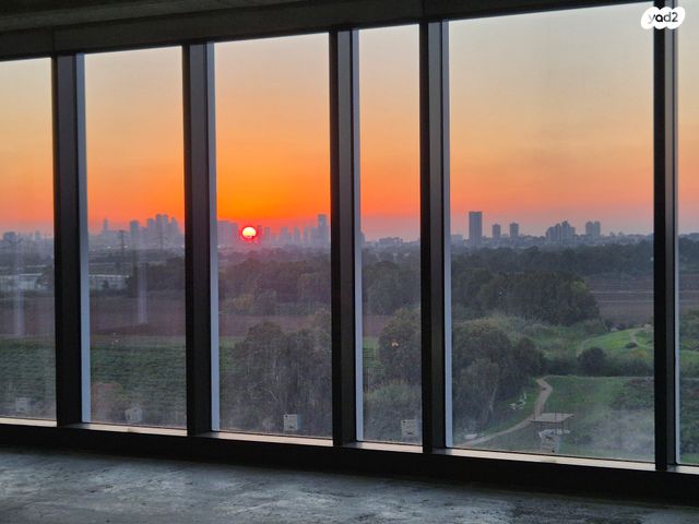 משרדים, הוד השרון