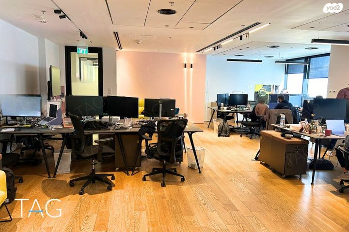 משרדים, דרך מנחם בגין 144, תל אביב יפו