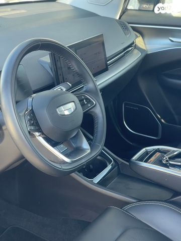 ג׳ילי Geometry C