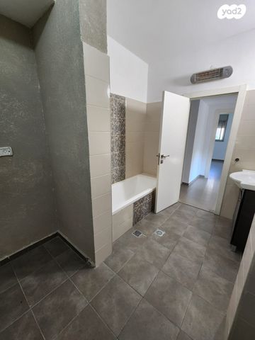 דירה, מגדל העמק