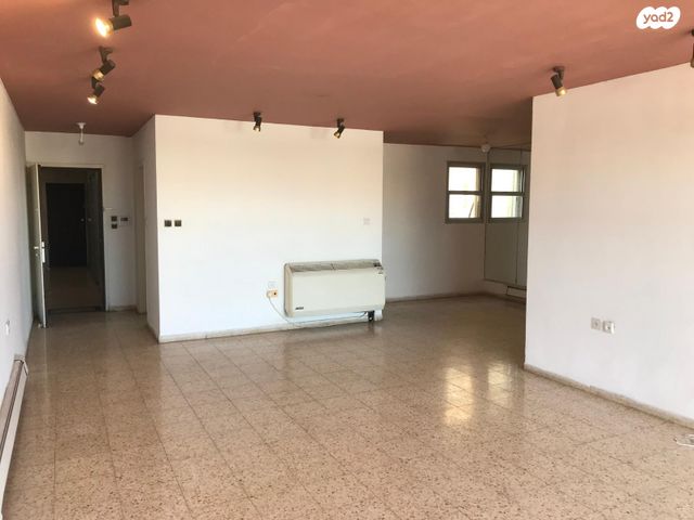 דירה, יאיר שטרן, נווה אמירים, הרצליה