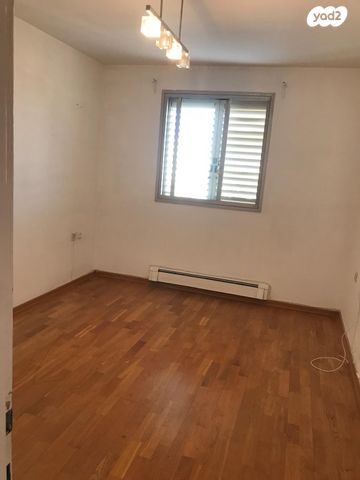 דירה, יאיר שטרן, נווה אמירים, הרצליה