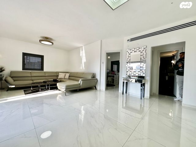 גג/ פנטהאוז, צפת, קרית שרת מערב, חולון