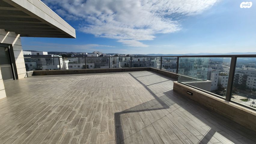 גג/ פנטהאוז, שדרות ההגשמה, חריש