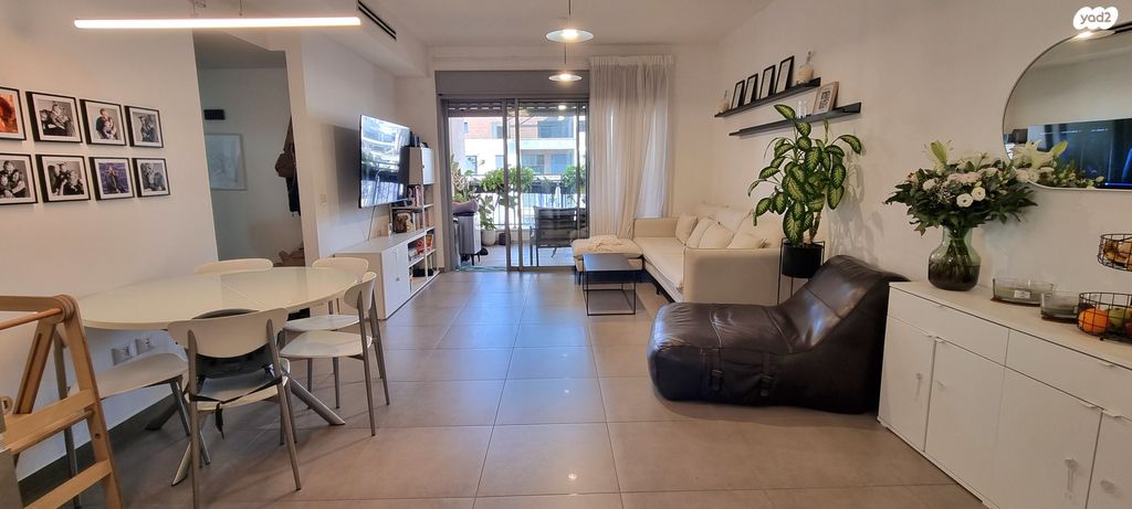 דירה, עוזי חיטמן, נווה זמר, רעננה