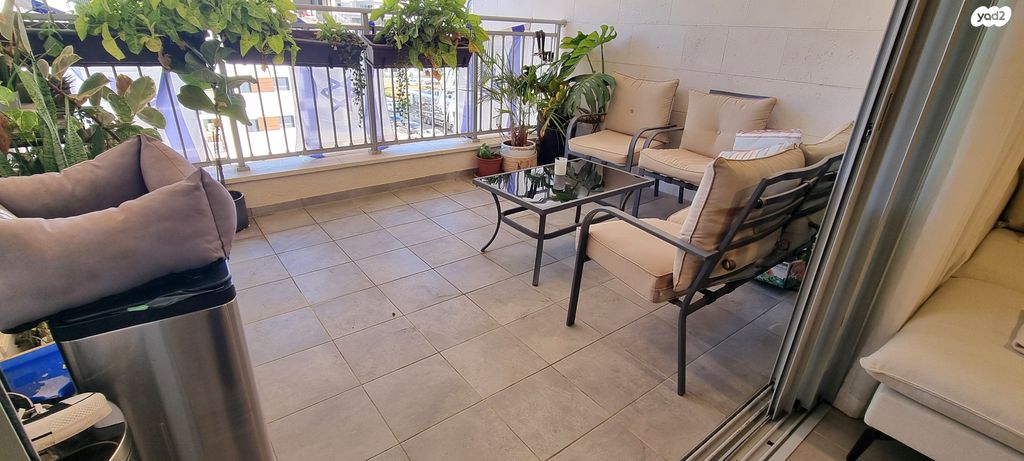 דירה, עוזי חיטמן, נווה זמר, רעננה