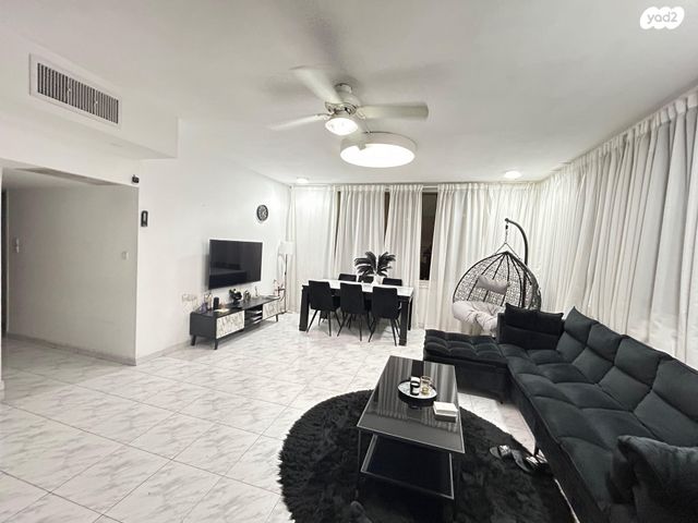 גג/ פנטהאוז, הקונגרס, תקומה / קרית חזני, פתח תקווה