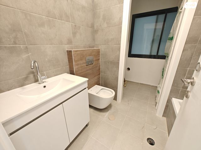 דירה, הרב אבא אבוחצירה, שדרות בפארק, שדרות