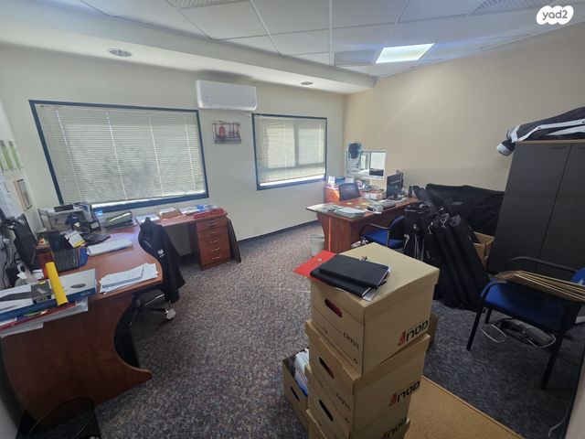 משרדים, מנוף